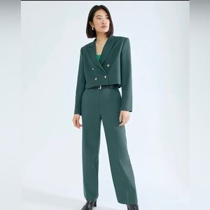 Aritzia Lalonde cropped blazer colour smoky emerald green size XS